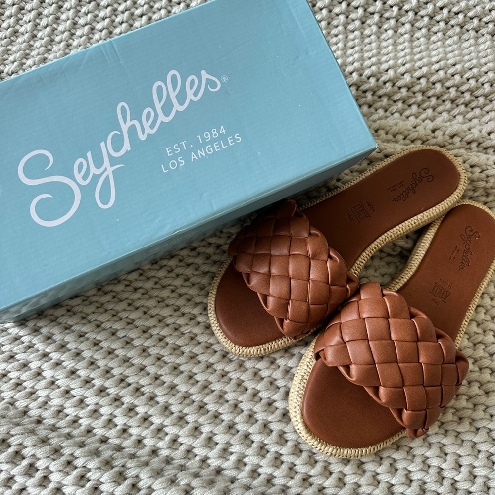 Brand new, never worn Seychelles sandals - Italian leather, made in Italy